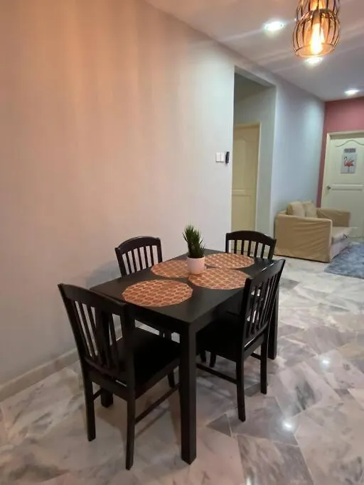 Homestay Ria Shah Alam/Subang Apartment